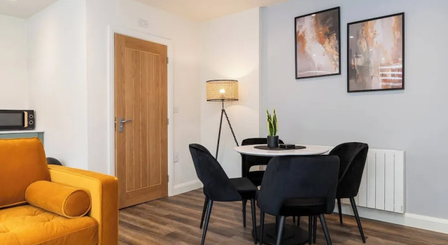 Aurum 6 - Chic 1BR Stay by DMU & City Centre