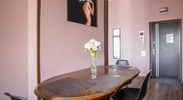 LOFT apartment on Lychakivska street, Забронировать Апартаменты/квартира Отели Львова с парковкой, рядом с Львовская галерея Зелена канапа, Парковка