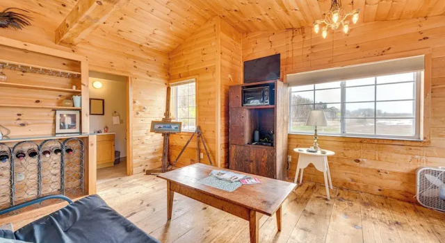 Peaceful Wells Retreat w/ Deck & Water Views, Buchen Sie Ferienhaus Wells 