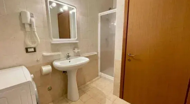 Апартаменты Lovely Flat Overlooking the Pool