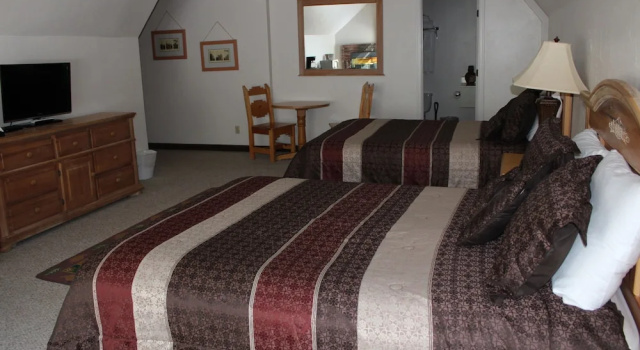 Шестиместный семейный номер Standard c 1 комнатой Edelweiss Resort and Restaurant