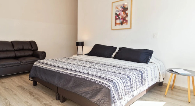 Апартаменты с 2 комнатами с балконом Bright, Comfy w Terrace Apt 1KSB, 1BD, 1 SofaB, 2BTH by Mty Living