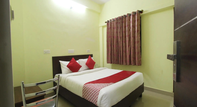 OYO 15776 V R Residency, Rezervovat Hotel Tāvarikere Bangalore