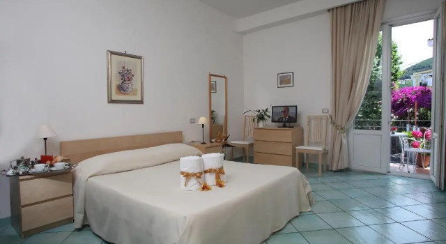Четырёхместный номер Standard с балконом Hotel & Residence Matarese