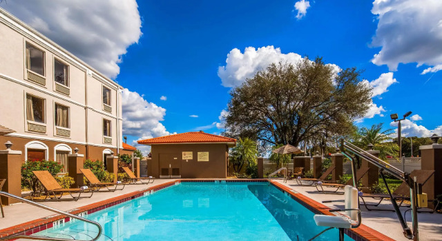 Номер Standard Best Western Plus Bradenton Hotel & Suites