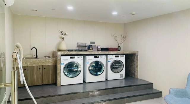 Homeinn  (Suzhou Guanqian Street Renmin Road Branch)