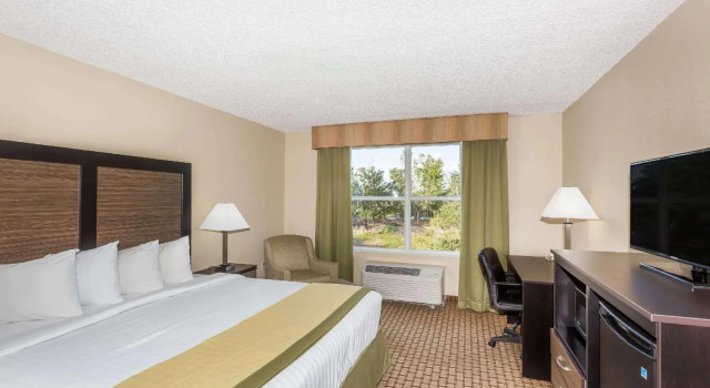 Двухместный номер Baymont Inn & Suites by Wyndham Fort Myers I-75
