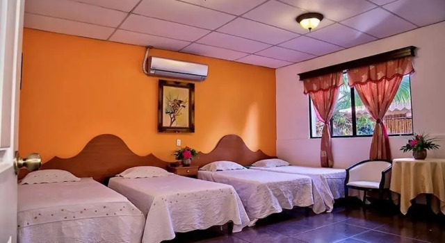 Четырёхместный номер Standard Hotel Plaza Guanacaste