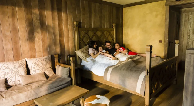 La Cite suspendue, Book Hotel Plailly Oise