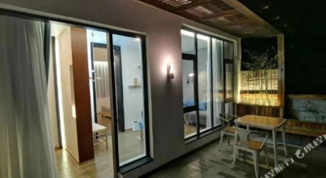 Shiguang Xiaozhu Hotel, Rezerwuj Hotel Hotele w Yuxi z basenem, Basen