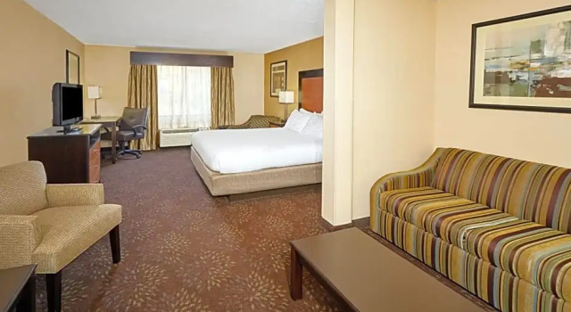 Люкс Comfort Inn & Suites Buford near Mall of Georgia