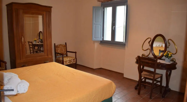 Agriturismo La Posta Reale, Réserver Séjour à la ferme Castiglion Fibocchi Toscane