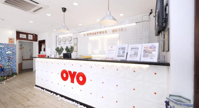 OYO 43963 T Signature Hotel