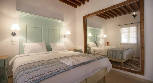 Двухместный номер Deluxe Saint Artemios Hotel and Oriental Suites