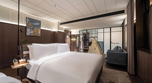 Трёхместный семейный номер Standard Habo Hotel Shanghai, a member of Design Hotels