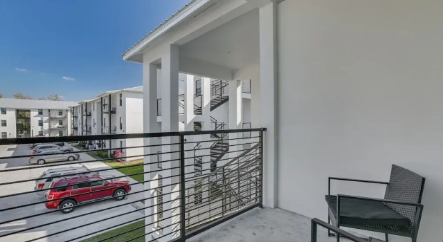Апартаменты Walkable Downtown Labelle Apt w/ Private Balcony!