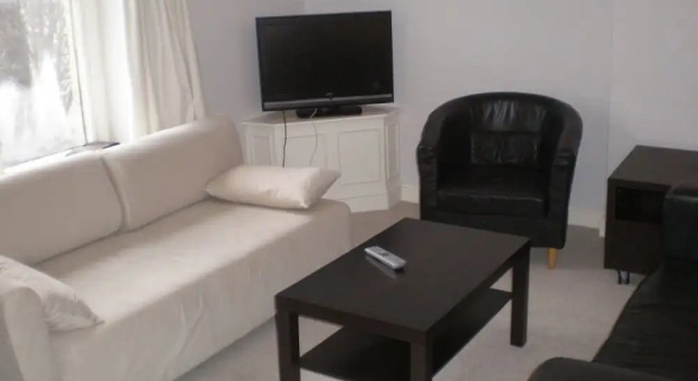 Flat 5 Cardiff, Забронировать Отель Отели Кардиффа 3 звезды, рядом с Caerphilly Mountain, 3*