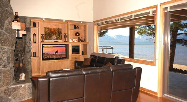 3819 Beach Road - 5 Br home by RedAwning