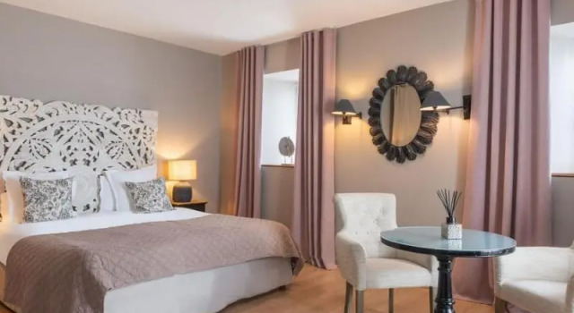 Двухместный номер Deluxe Hôtel Traiteur Les Ormes, The Originals Relais
