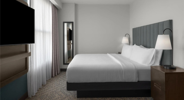 Люкс c 1 комнатой Embassy Suites by Hilton Tuscaloosa Alabama Downtown