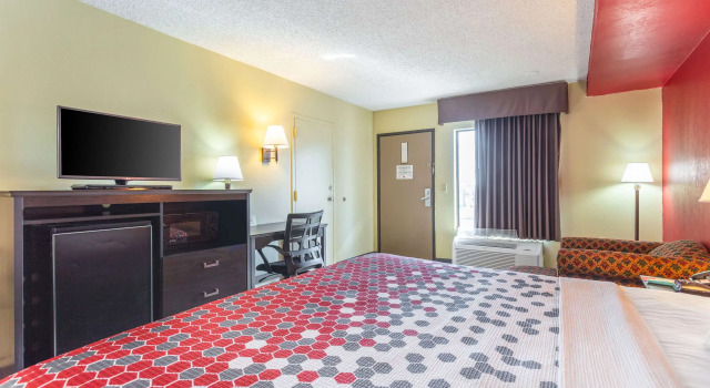 Двухместный номер Standard Econo Lodge & Suites Clarksville near Governors Square Mall