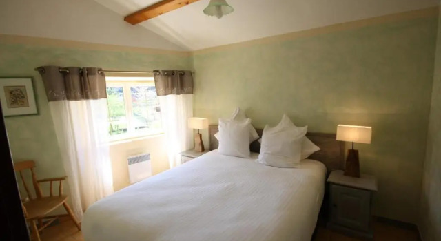 Семейный номер Standard Logis Hôtel Restaurant Le Domaine de lEau Vive
