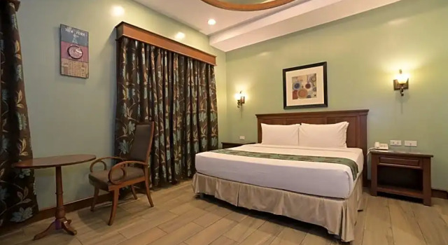 Двухместный номер Standard Paragon Hotel and Suites