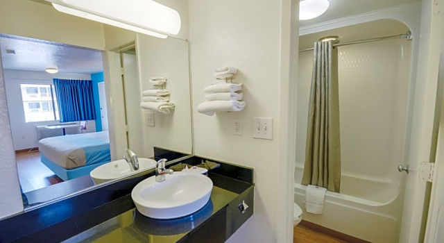 Двухместный номер Standard Motel 6-Webster, TX - Houston - Nasa Lake