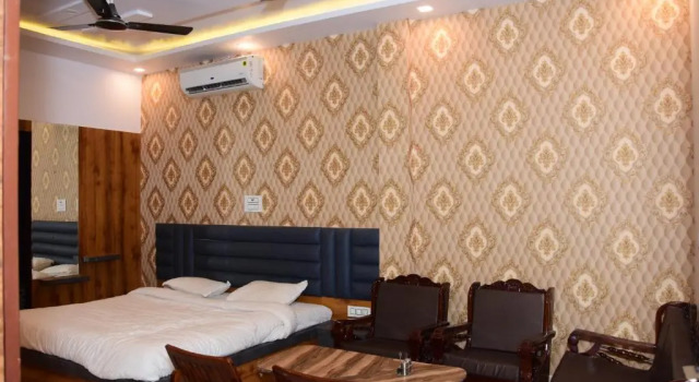 Номер Deluxe Udiksh Hotel and Restaurants