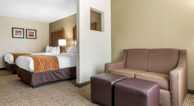 Четырёхместный люкс Comfort Inn Asheville Airport
