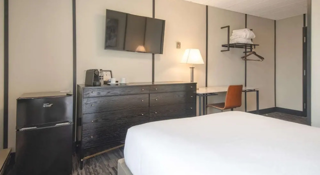 Номер Standard Midnight Sun, a Coast Hotel
