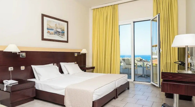 Номер Standard с балконом Arion Hotel