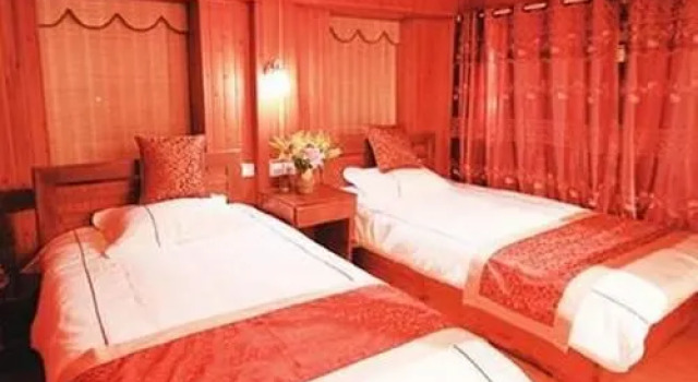 Floral Tao Yuan Garden Hotel(丽江古城桃源雅居客栈), Забронировать Отель Лицзян Юньнань, рядом с Улица Сквер-стрит Древнего города Даянь