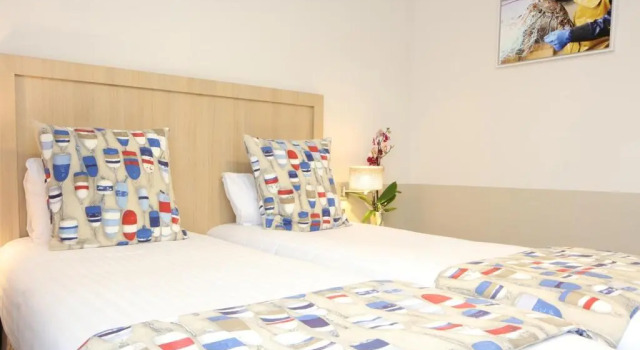 Trinite Hotel, Забронировать Отель Отели в центре Ла-Трините-сюр-Мер, в центре