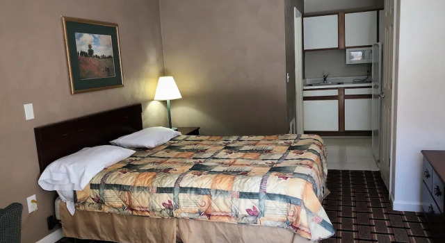 Двухместный люкс Affordable Suites Burlington