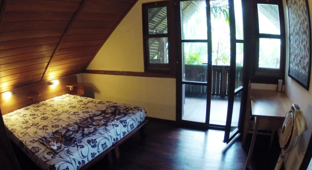 Номер Deluxe с балконом Bukit Raya Guesthouse