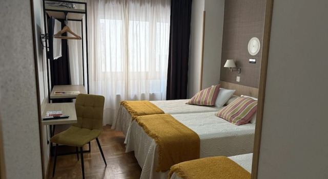 Трёхместный номер Standard Hotel El Molinón
