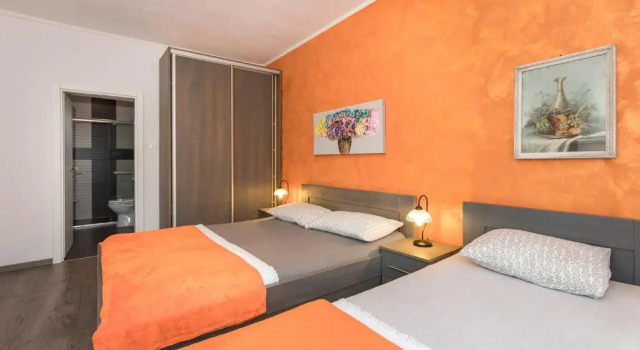 Holiday house MAJA, Varaa Hotelli Hotellit Kvarner Islands uima-altaalla, Uima-allas
