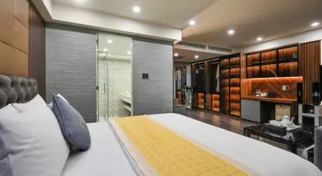 Полулюкс The Moon Hotel
