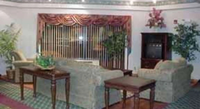 Quality Inn & Suites Thomasville-High Point, Забронировать Отель Томасвилл 