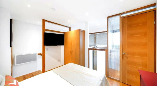 Stylish Duplex Apartment in Fulham, Забронировать Апартаменты/квартира Лондон Большой Лондон, рядом с Roman Black Gallery