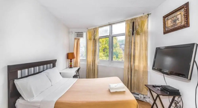 New! Budget Friendly Stay in Downtown