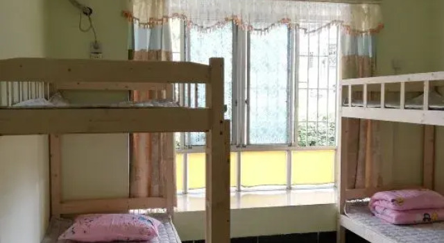 Кровать в общем номере Chenzhou Qianshijinsheng Hostel