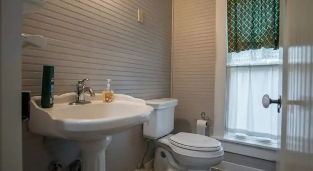 Коттедж Charming Cooper-Young Flat in the Heart of Memphis
