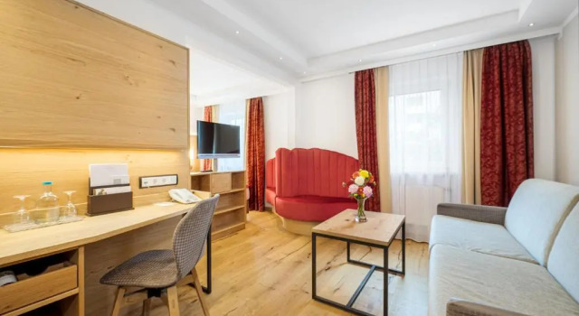 Полулюкс с видом на улицу Park Hotel Laim