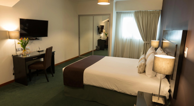 El Polo Hotel & Suites