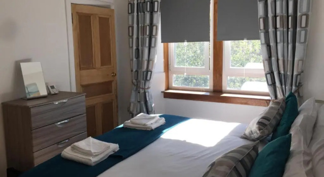 Scotstoun Appartments, Забронировать Апартаменты/квартира Отели Glasgow & The Clyde Valley с парковкой, Парковка
