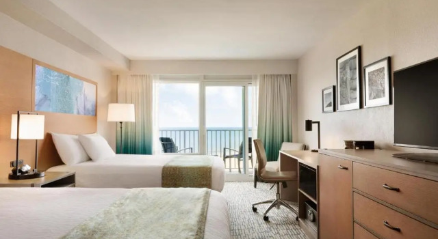 Четырёхместный номер Standard oceanfront Surfbreak Virginia Beach Oceanfront, an Ascend Collection Hotel