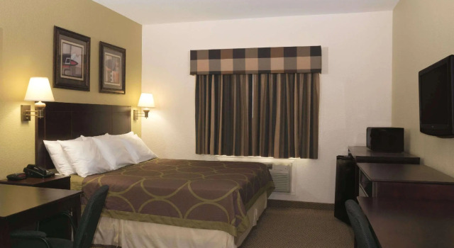 Двухместный номер Standard Super 8 by Wyndham Rosenberg TX