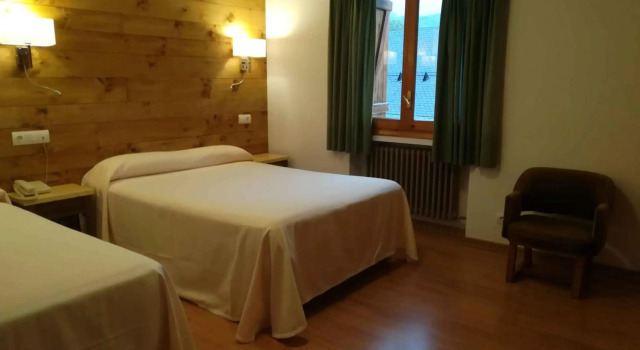 Hotel Vicente, Book Hotel Hoteller i Formigal med parkering, Parkering